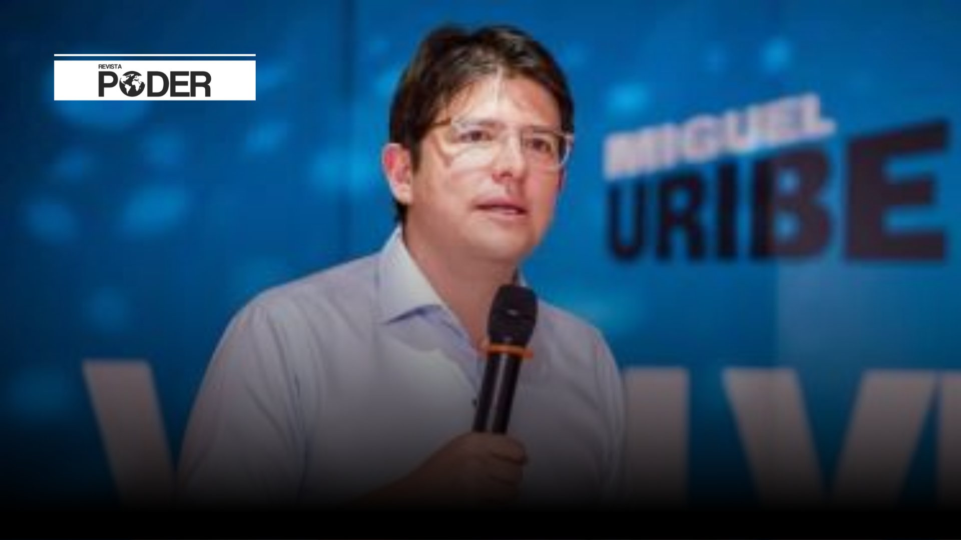 RevistaPODERcol's tweet card. Fiscalía imputa homicidio agravado a seis implicados en el asesinato del senador Miguel Uribe Turbay. Caso con posibles motivaciones políticas