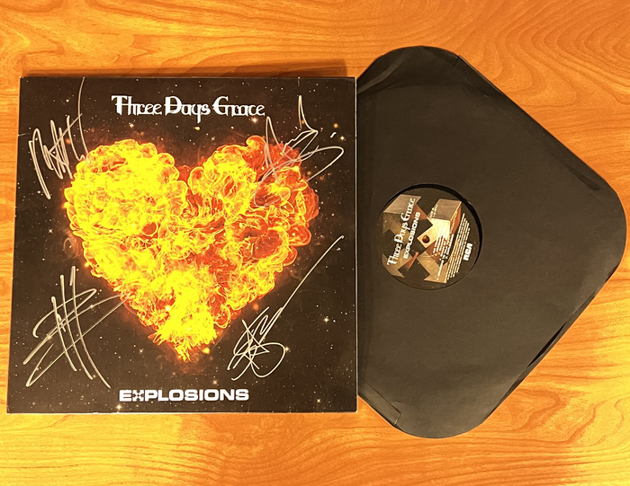 firewhacker's tweet card. Auction item 'Three Days Grace - AUTOGRAPHED LP' hosted online at 32auctions.