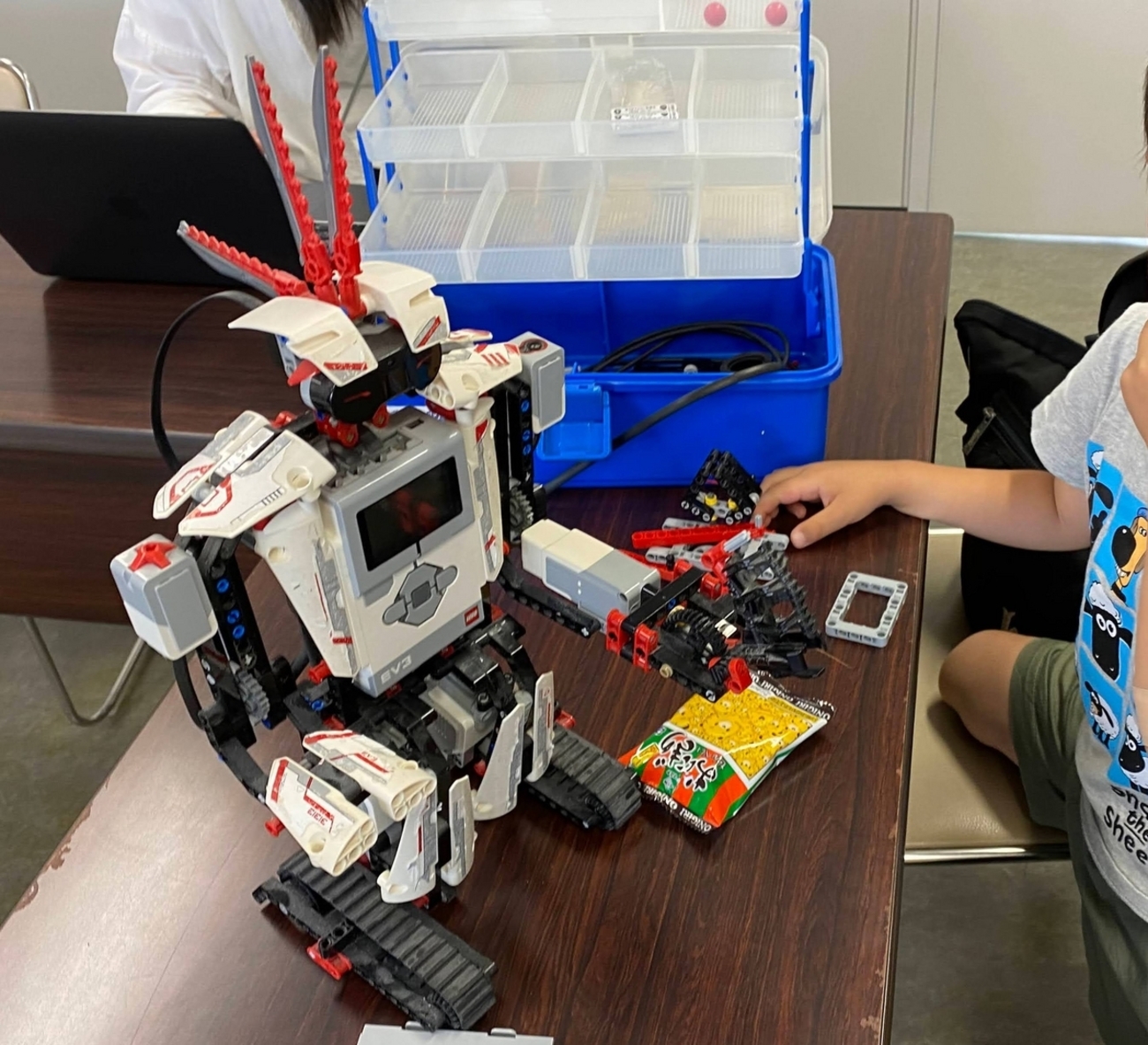 CoderDojoWaka's tweet card. 開催概要 内容 参加申し込み 開催概要 日時：2023/6/25(日) 13:30 - 15:30場所：和歌山県民文化会館定員：10名程度(応募多数の場合は抽選となります。また、メンターの参加状況により前後します。)費用：無料持ち物：ノートパソコン、タブレット 内容 初めて道場に参加するニンジャはScratchを使った…