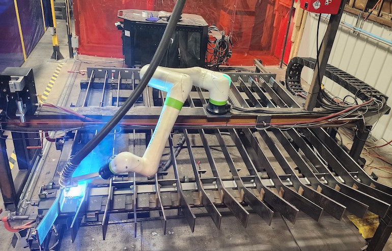 jeo88jeo's tweet card. A welding project exceeded expectations for a time-sensitive infrastructure project by integrating robotics, motion control, and safety systems.