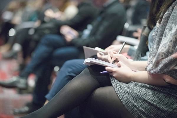 socialdiba's tweet card. 15 d'abril a les 12.15h