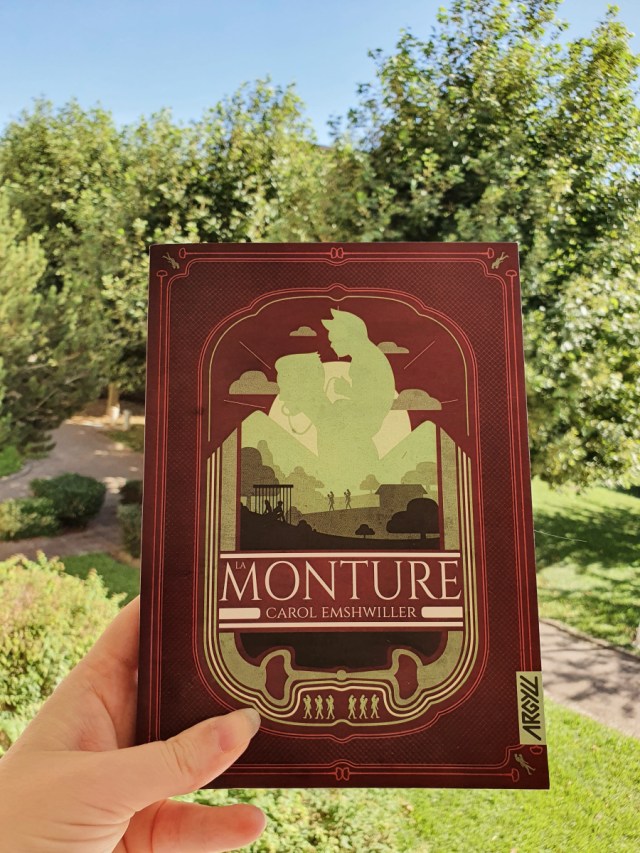 LecturesDuPanda's tweet card. La monture de Carol Emshwiller est un roman sorti en version grand format chez Argyll en 2021, avec comme toujours une merveilleuse couverture de Xavier Collette, et plus récemment en poche chez J’…