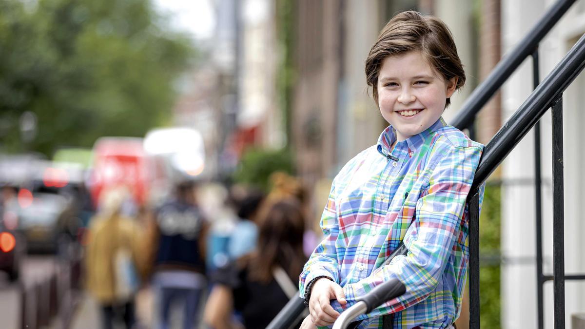 Farodevigo's tweet card. Entró a la universidad con nueve años, y aunque esta licenciatura requiere en general un mínimo de tres años, Laurent Simons ya la ha terminado y ahora espera estudiar un máster