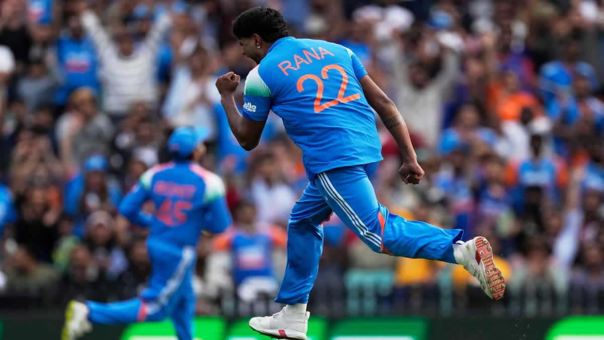 ETVBharatWB's tweet card. সিডনিতে 47 ওভারের আগেই শেষ অজি ইনিংস ৷ হর্ষিত রানার 4 উইকেট ৷ নিয়মরক্ষার ম্যাচ জিততে ভারতের দরকার 237 রান ৷