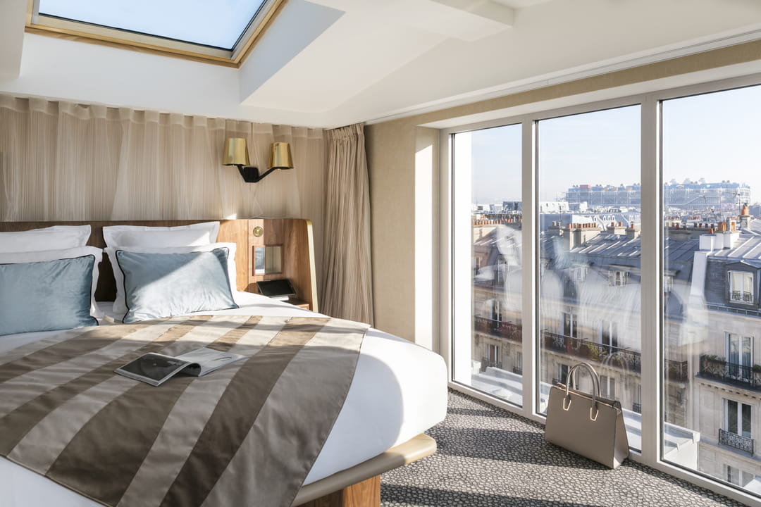 GroupeCentaurus's tweet card. Refuge luxueux au cœur de la ville, Maison Albar Hôtels - Le Pont-Neuf dévoile une décoration élégante et chaleureuse inspirée de la vie parisienne. Ce n'est pas tout : l'adresse renferme également...