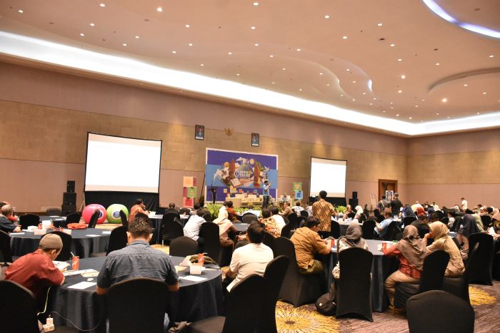 itbofficial's tweet card. Cirebon, itb.ac.id — Institut Teknologi Bandung (ITB) held an ITB Cirebon Open House with the theme "Sustainability Future Together", at the Cirebon Swiss-Belhotel Ballroom, on Friday (2/2/2024).