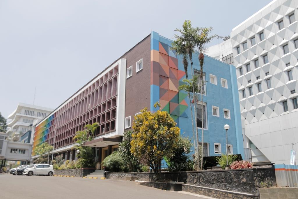 itbofficial's tweet card. BANDUNG, itb.ac.id--Memperingati Hari Kemerdekaan ke-78 Republik Indonesia, Institut Teknologi Bandung (ITB) melalui Sekolah Bisnis dan Manajemen (SBM) memberikan 30 beasiswa bagi lulusan SMA/SMK...