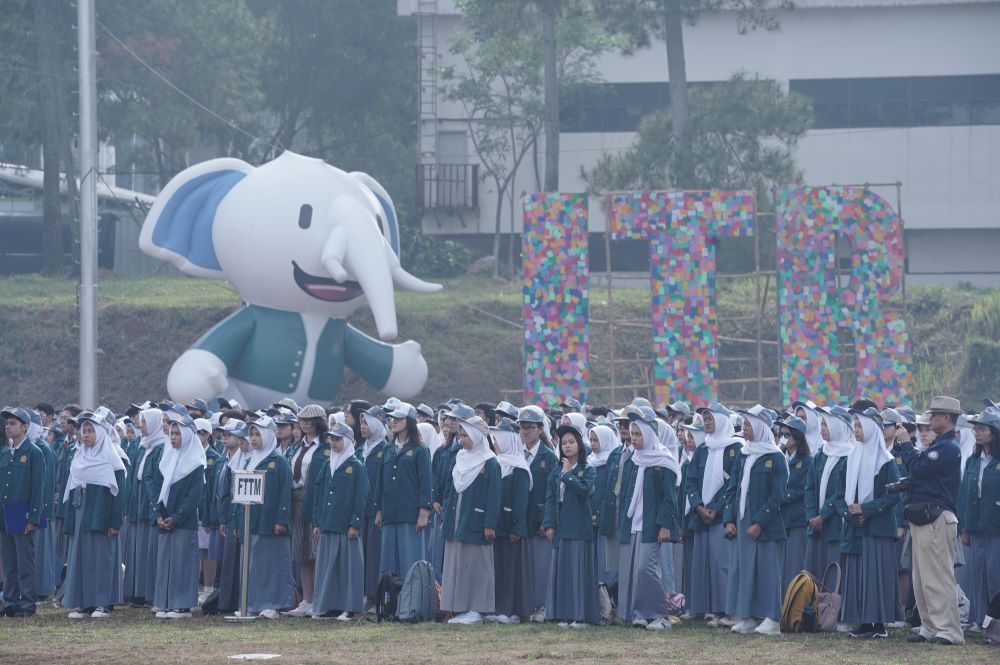 itbofficial's tweet card. BANDUNG, itb.ac.id - Institut Teknologi Bandung menyelenggarakan rangkaian Penyambutan Mahasiswa Baru ITB semester I Tahun Akademik 2024/2025 bertepatan dengan Peringatan Hari Kemerdekaan Republik...