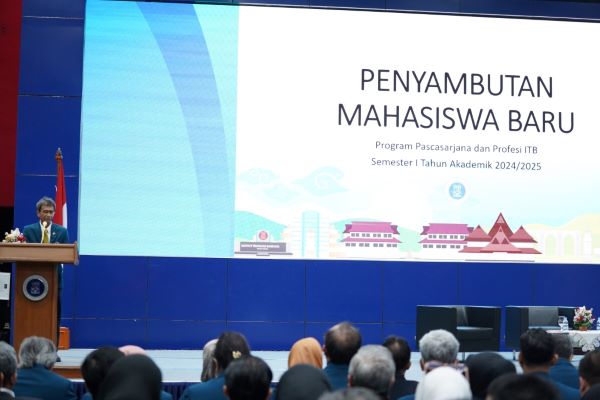 itbofficial's tweet card. BANDUNG, itb.ac.id - Institut Teknologi Bandung (ITB) mengadakan Penyambutan Mahasiswa Baru (PMB) Program Pascasarjana dan Profesi yang diselenggarakan secara luring, Kamis (15/8/2024) di Gedung...