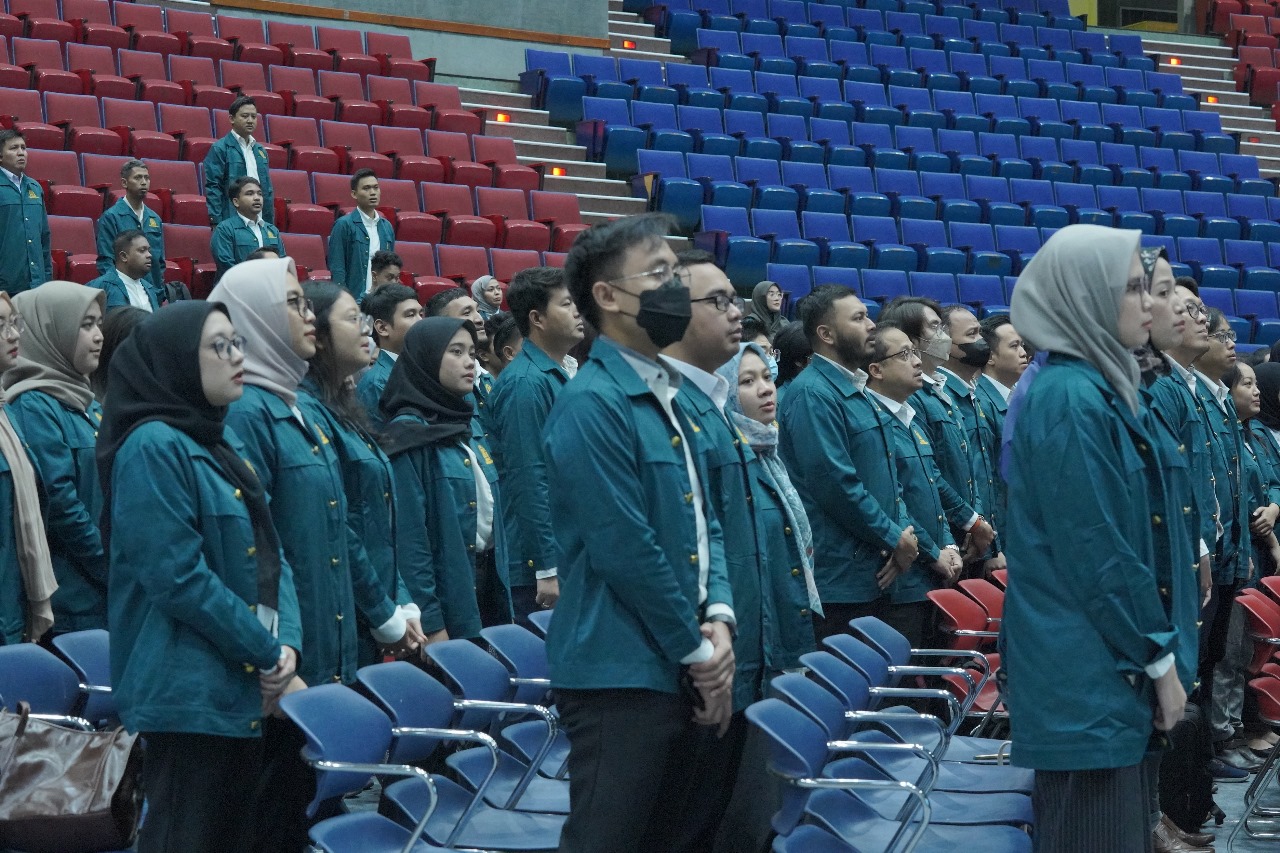 itbofficial's tweet card. BANDUNG, itb.ac.id - Institut Teknologi Bandung (ITB) mengadakan acara Penyambutan Mahasiswa Baru (PMB) Program Pascasarjana dan Profesi yang diselenggarakan secara luring, Jumat (2/1/2024) di Gedung...