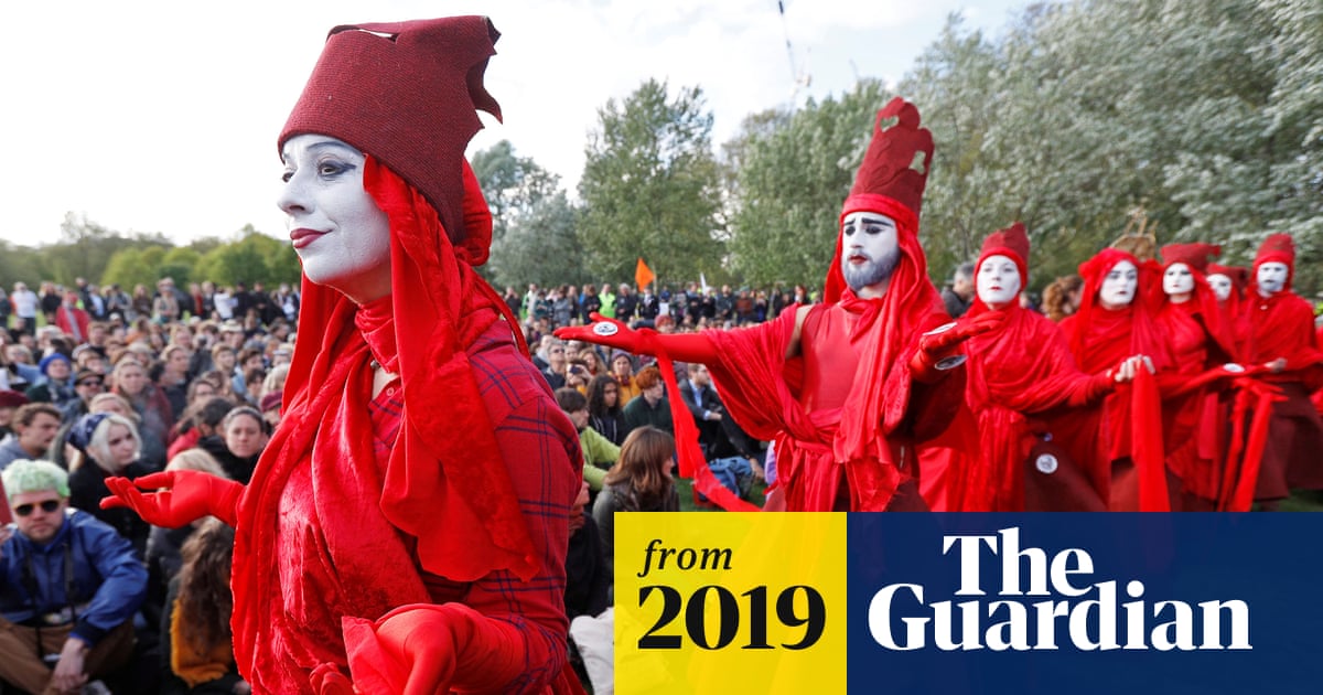 guardian's tweet card. Ceremony in London park marks break in activism after day spent targeting the City