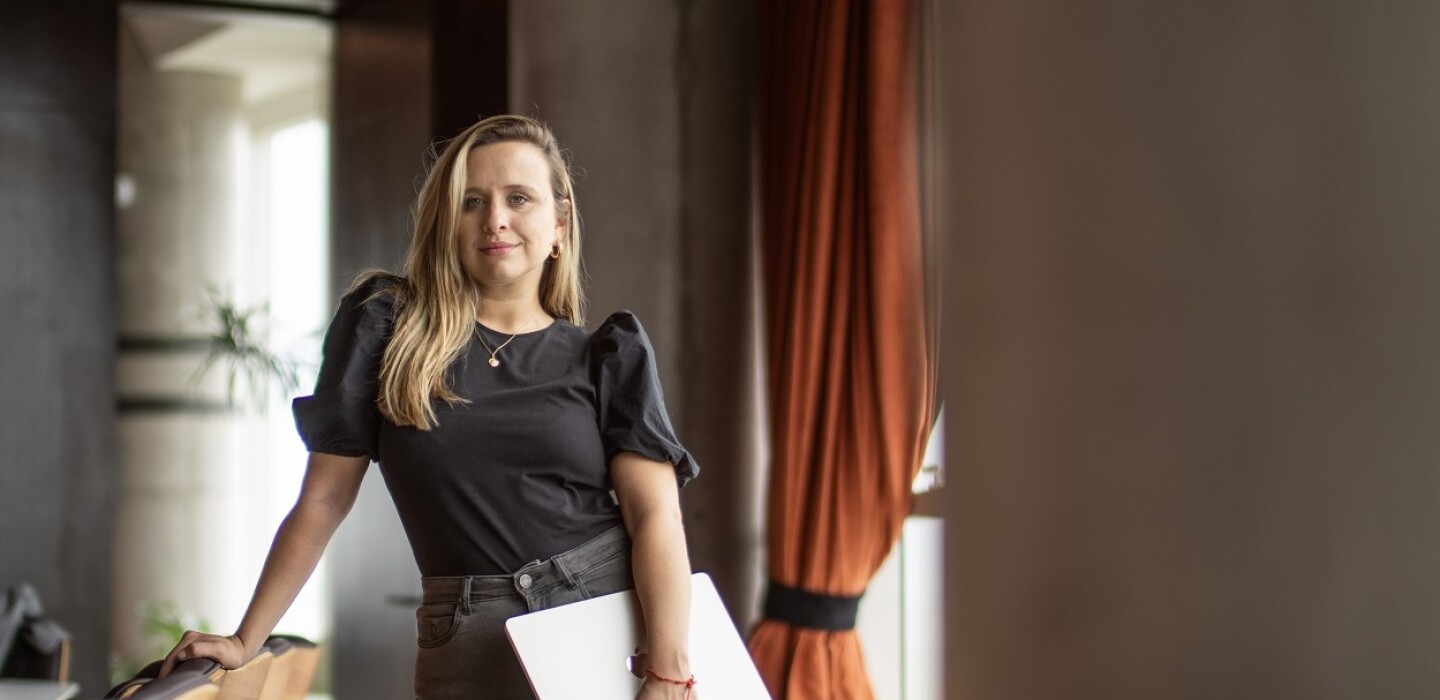 codiversitytech's tweet card. Desde hace un año la uruguaya Victoria Suárez divide su tiempo entre Montevideo y México D.F. para conocer el mercado, buscar aliados y plantar bandera con su empresa Codiversity.