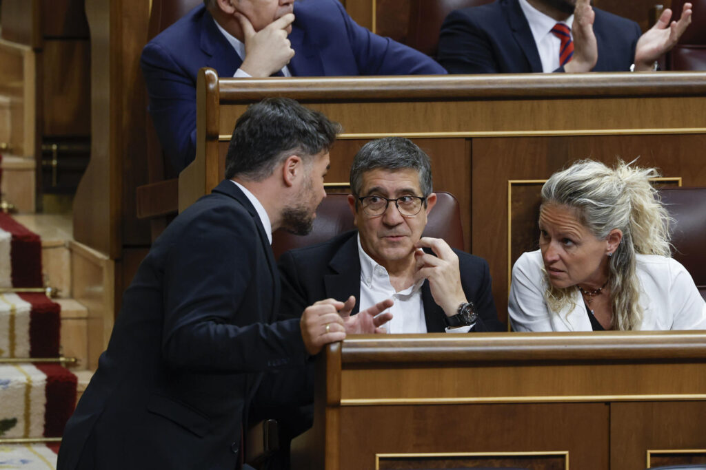 boadalbert's tweet card. No crec que Gabriel Rufián hagués entrat fins ara en una cova tan pregona com la d’idolatrar el socialista Patxi López