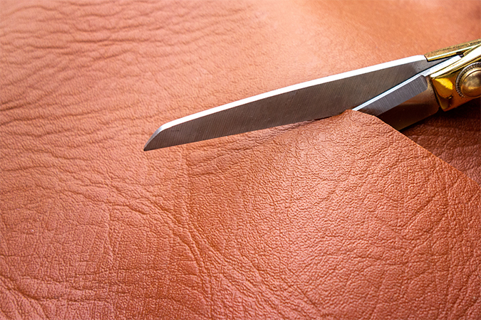 kiyoka_'s tweet card. 皮切りの意味、語源、由来を解説。物事のし始めや手始め。元々はお灸用語で、最初にすえる灸のこと。皮膚を切るような痛みを伴うことから。