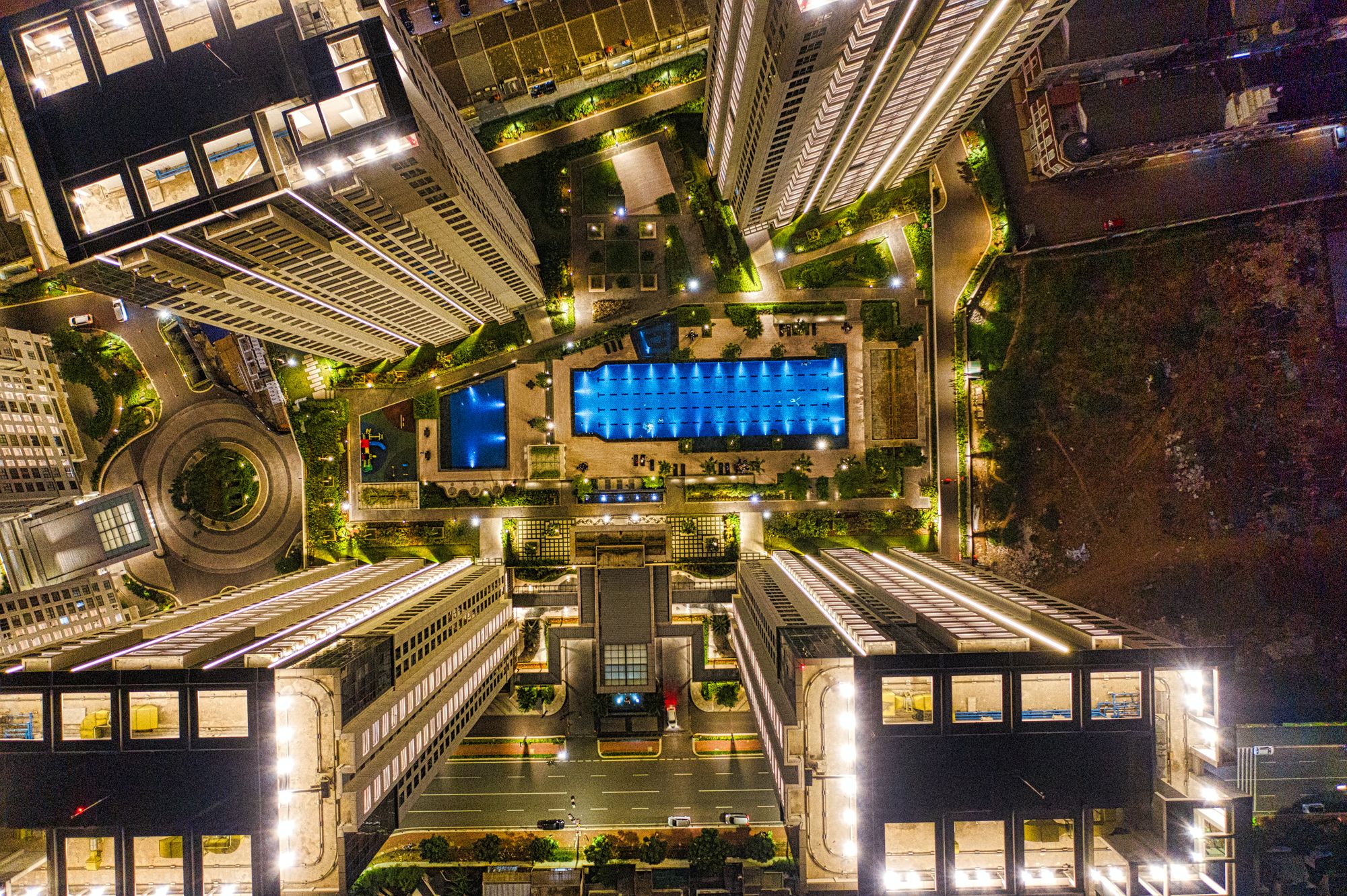 freeCodeCamp's tweet card. MongoDB is an increasingly popular open source NoSQL database. And it has many advantages over traditional SQL databases. It offers high scalability, reliability, and performance even with a huge...