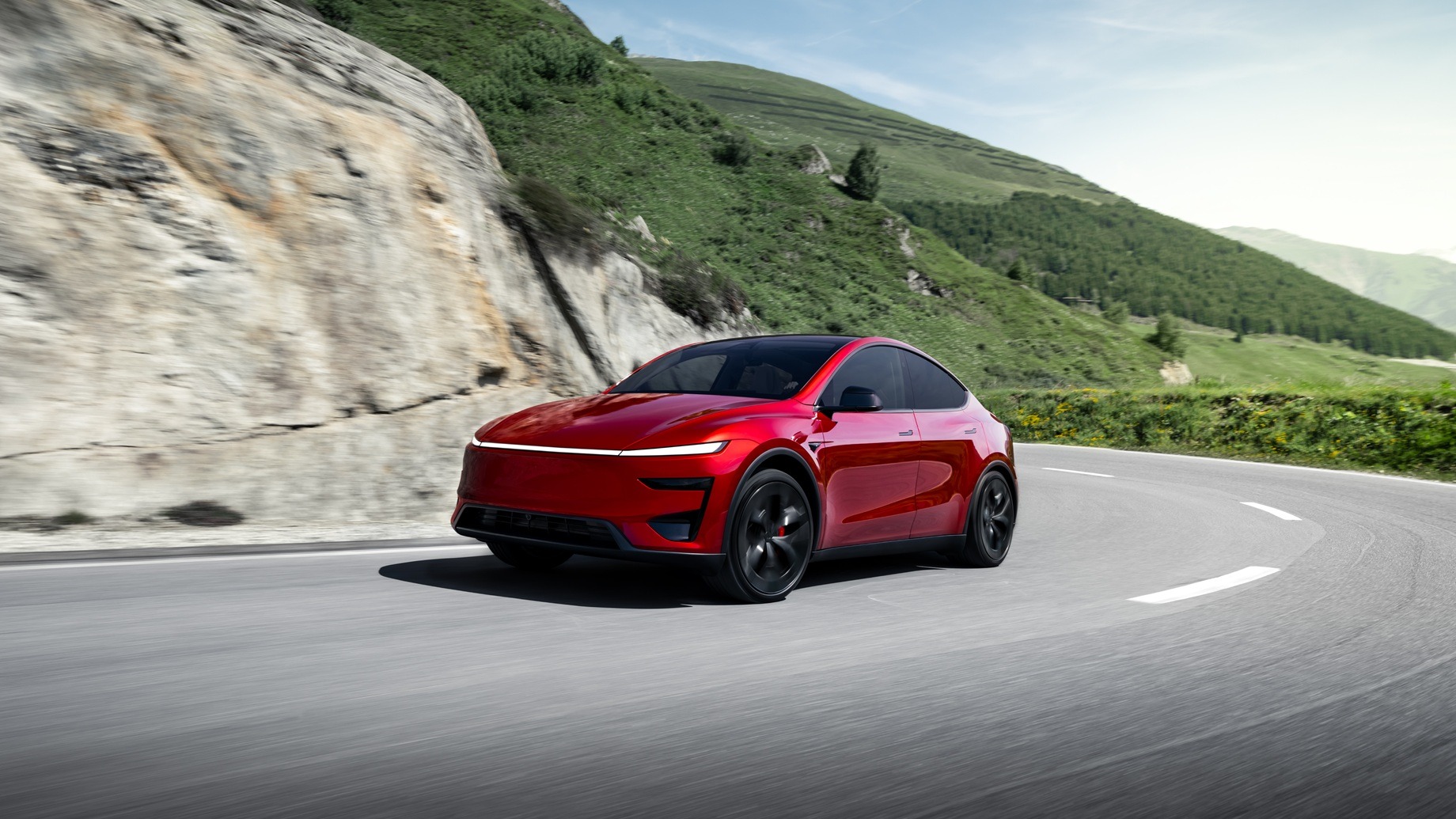 GoNewsgr's tweet card. Το TESLA Model Y έγινε Performance με 460 ίππους, επιδόσεις που παραπέμπουν σε καθαρόαιμα supercars και αυτονομία που φτάνει τα 580 χιλιόμετρα.