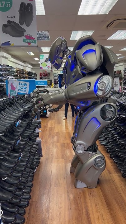 dollsruleok's tweet card. Titan the Robot looks for a new pair of shoes. #titantherobot #bgt...