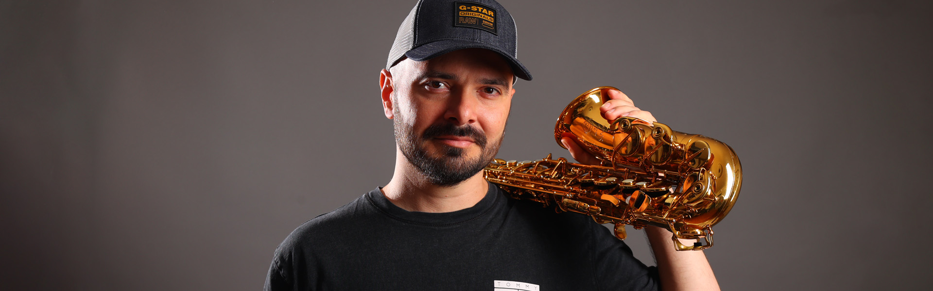 BgdSAXperience's tweet card. O ovogodišnjem festivalu Belgrade SAXperience, osnivanju, razvoju, i promociji saksofona kroz različite muzičke žanrove sa Milanom Savićem, saksofonistom i osnivačem festivala