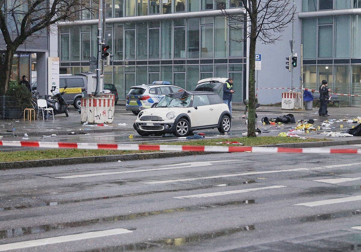 hubu_de's tweet card. Nach der Autoattacke in München verdichten sich die Anzeichen für ein islamistisches Motiv. Polizisten gegenüber habe er unter anderem "Allahu Akbar" gerufen, teilte die Staatsanwaltschaft am Freitag...