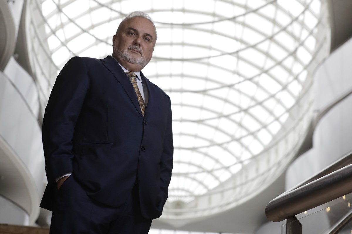 bernardo_lima1's tweet card. Para o ex-senador, filiado ao PT, chefe do Executivo erra ao manter na base aliada partidos que criam dificuldades no Congresso e crises dentro do próprio governo, como a que resultou em sua demissão