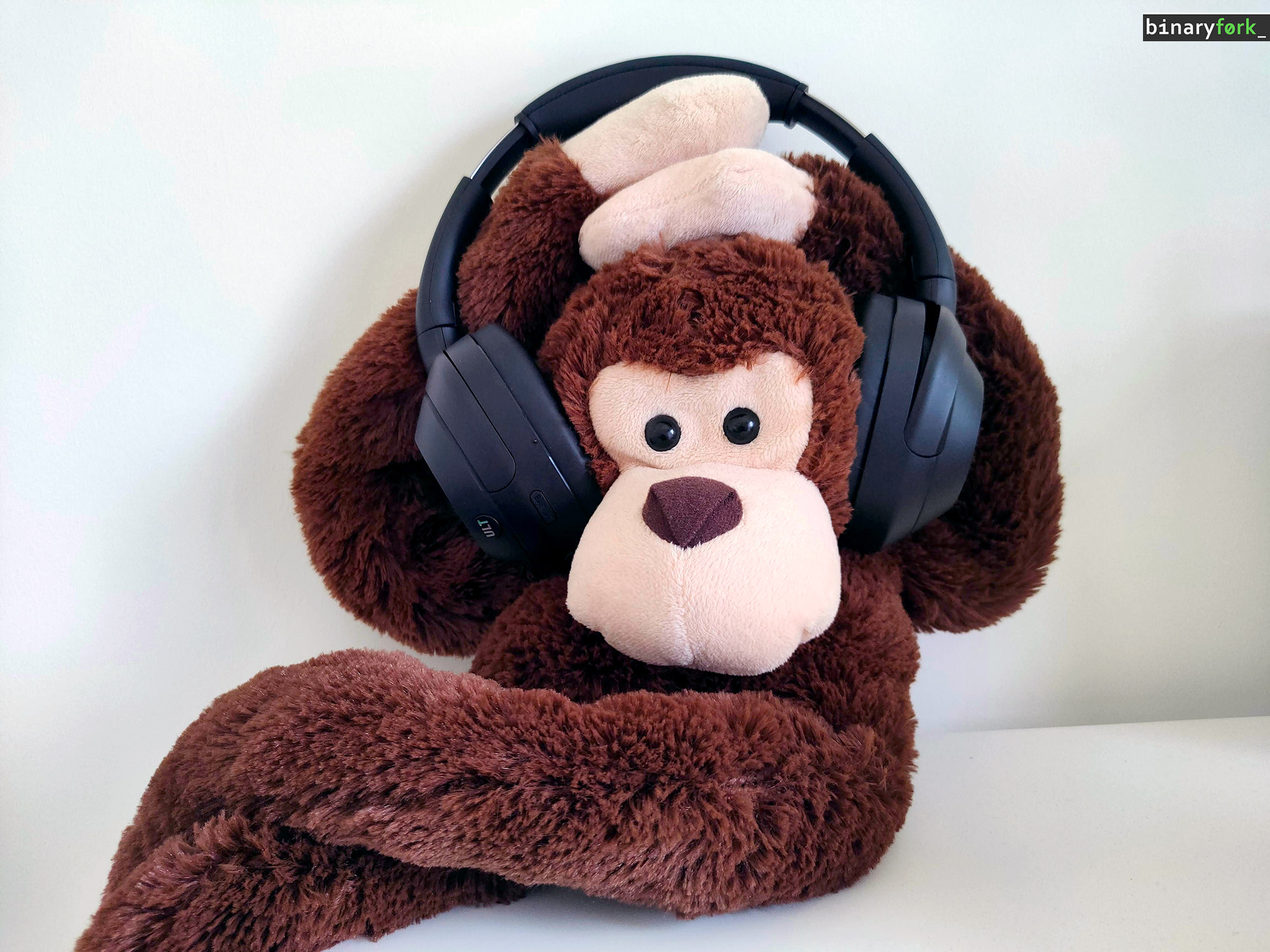 binaryforkcom's tweet card. If you're looking for powerful bass, nice build quality, and very good noise cancelling then the Sony ULT Wear might be the choice for you. Stepping up