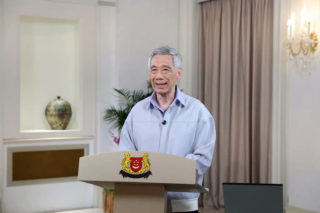 zaobaosg's tweet card. （早报讯）新加坡与冠病疫情的对抗已经进入重要转折点，我国接下来将果断地迈向与冠病共存。