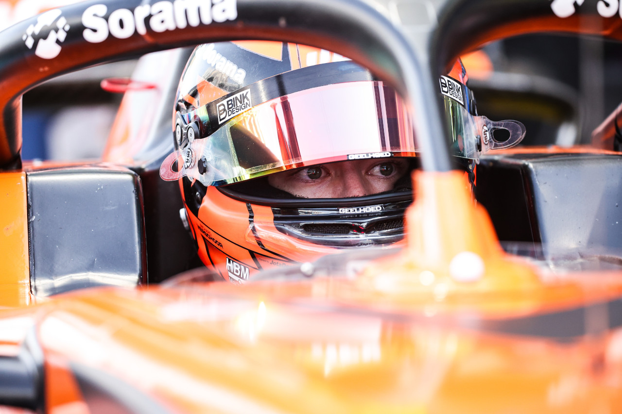 AUTOSPORT_web's tweet card. 　現地時間11月29日、2025年FIA