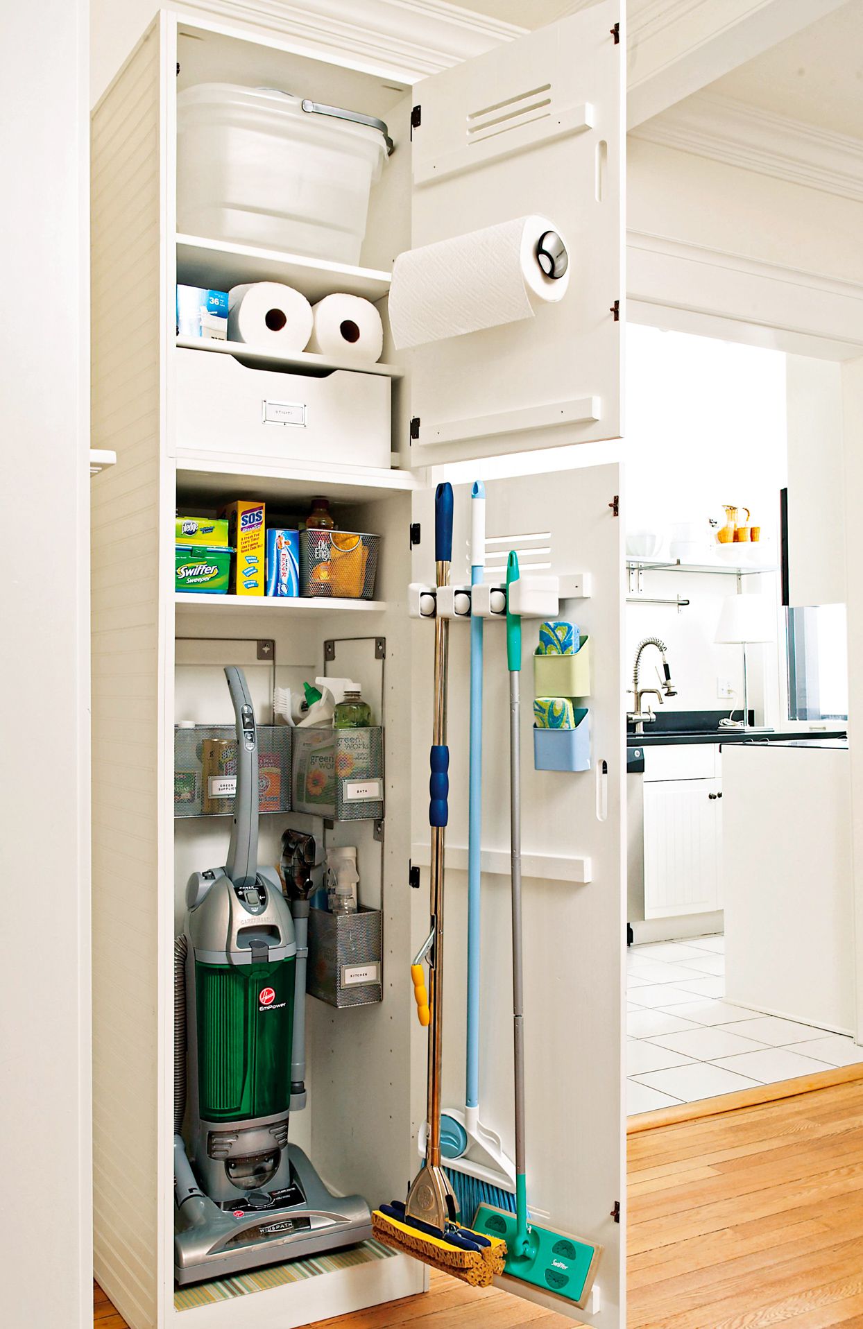 helpusell's tweet card. Correct these cleaning mistakes for a safer, more effective routine. Whether you're dusting, disinfecting, or removing stains, follow these tips on how to clean the right way.