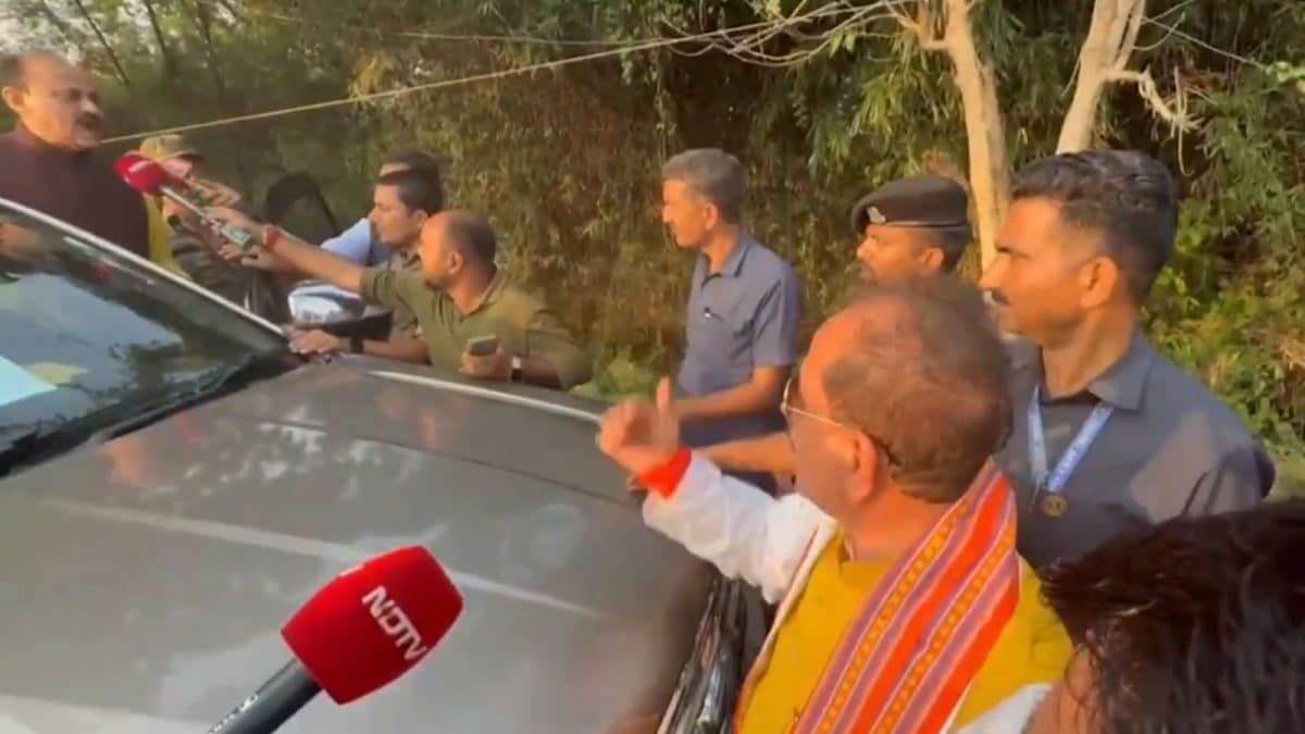 CNNnews18's tweet card. RJD defended party MLC Ajay Singh after Vijay Sinha accused him of drinking alcohol in Lakhisarai. Sinha’s convoy was attacked on polling day.