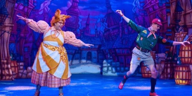 ElaineC_reviews's tweet card. The Corn Exchange Theatre in Newbury is a delightful, friendly and intimate theatre. Volunteers and staff join in to help to get the show going and immediately the audience is engaged in hand clapp…