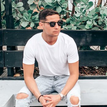 itsray_tv's tweet card. Lawyer, Gamer, and Content Creator. I practice law on the daily, but like practing my WoW rotation even more.... My stream schedule is about 97.6% accurate. I mostly play WoW, and a lot of Fortnite,...