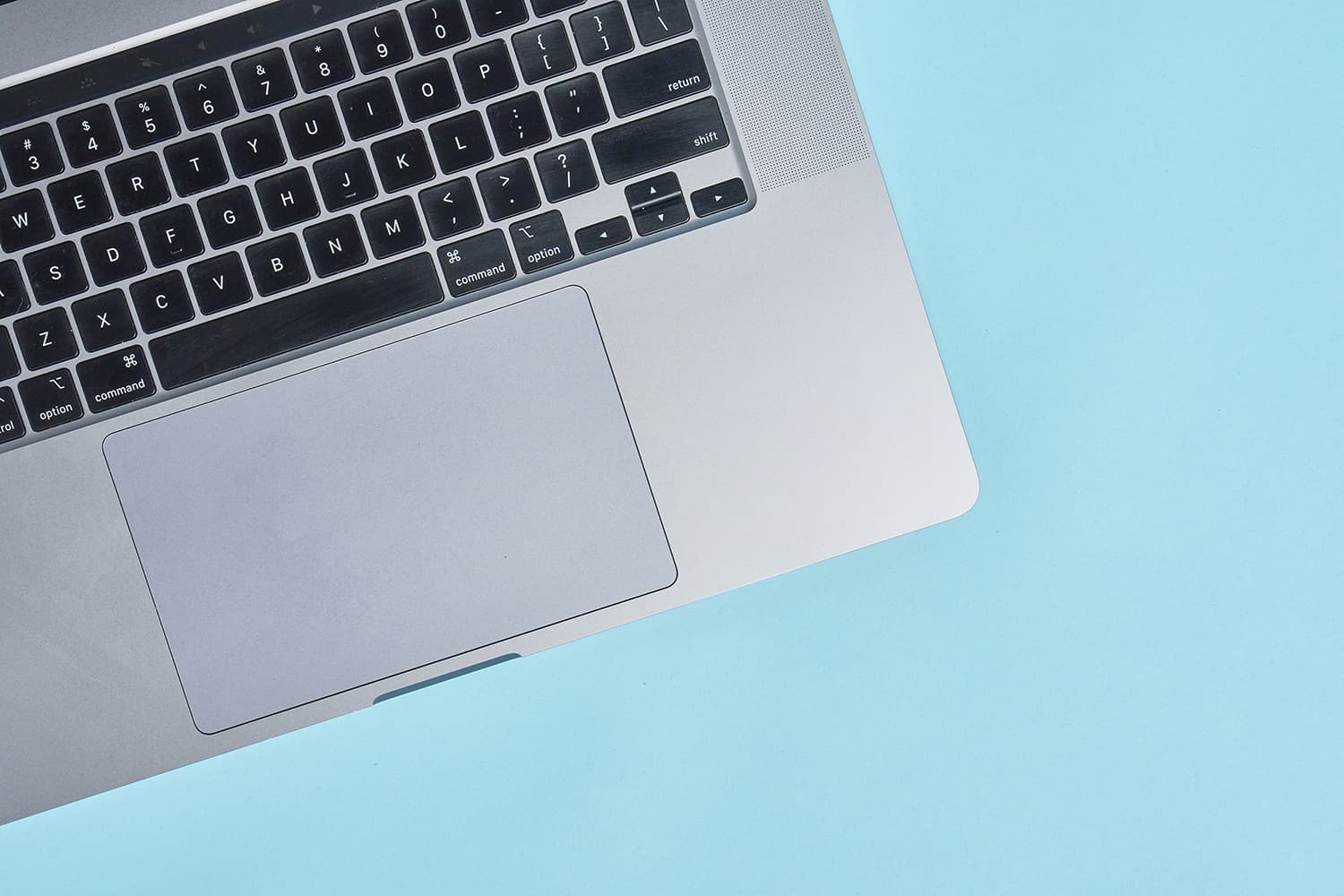 PromoTips's tweet card. Read insights and observations about how to become happier and change your habits. Gretchen Rubin shares ideas from her own Happiness Project.