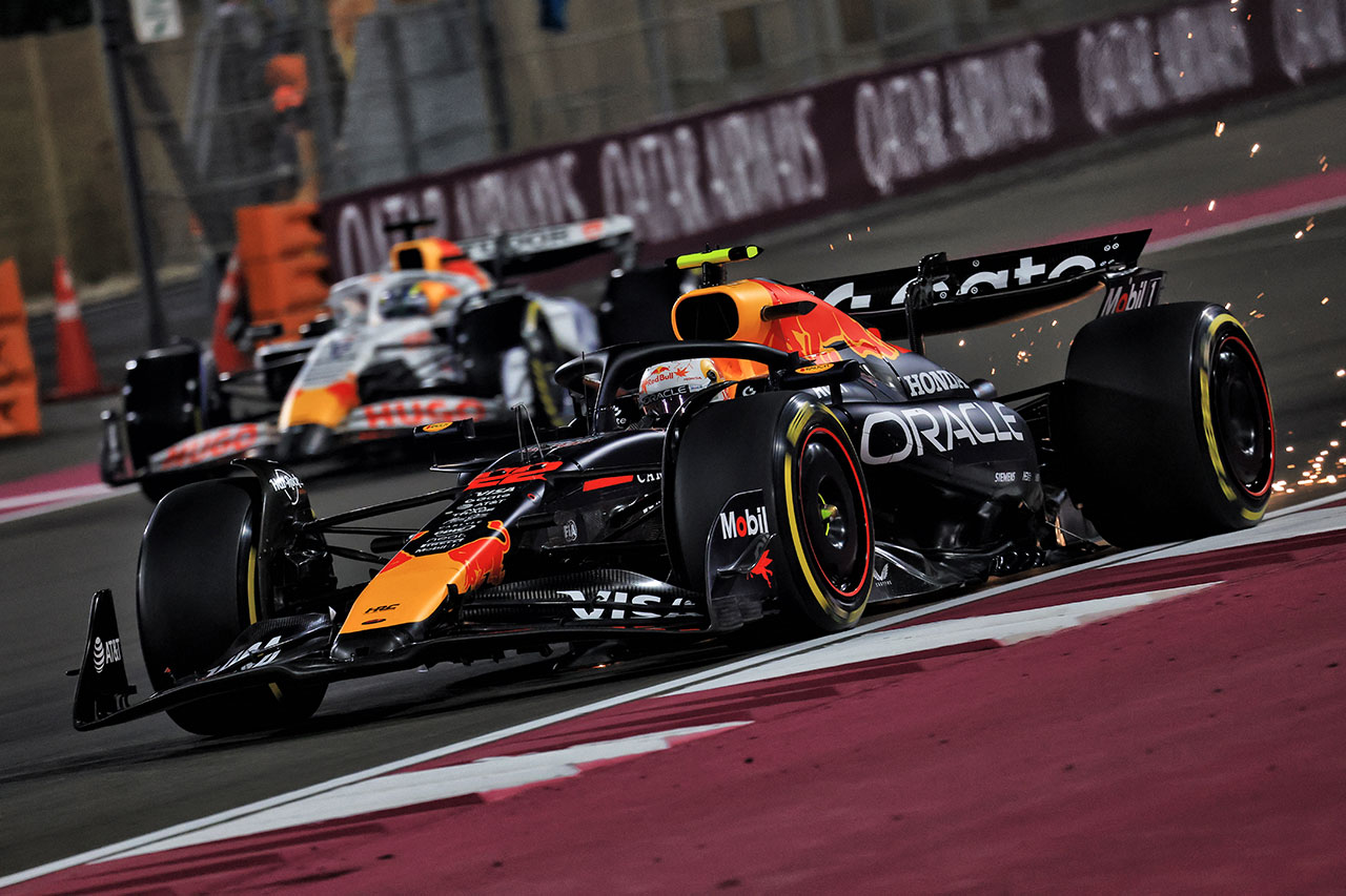 AUTOSPORT_web's tweet card. 　11月30日、2025年F1第23戦カタールGPの予選がルサイル・インターナショナル・サーキットで行われ、オスカー・ピアストリ（マクラーレン）がポールポジショ