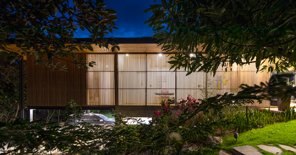 InteriorDesign9's tweet card.  