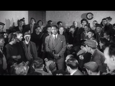 pagechord's tweet card. Paul Robeson sings to Scottish miners (1949)