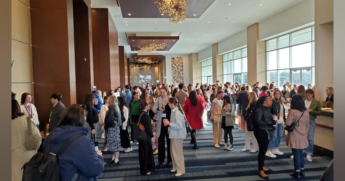 iands_design's tweet card. Read our step-by-step guide for interior design students in New York state who want to apply for the 2025 Hazel Siegel Scholarship.