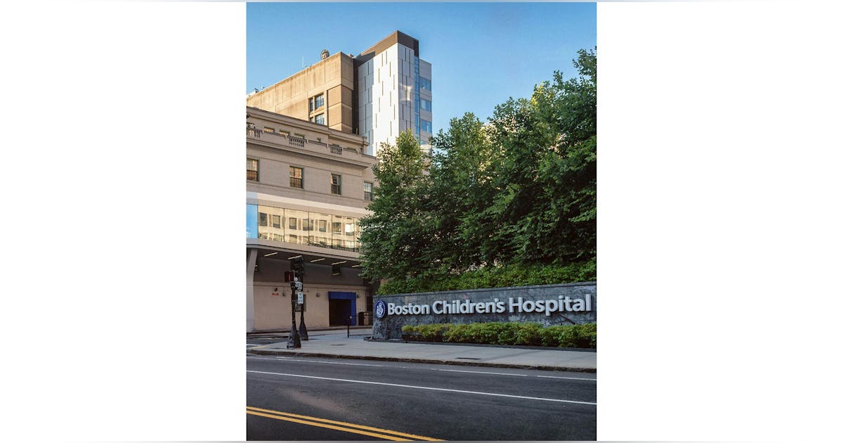 ContractingBiz's tweet card. Half of the donation supports the Extraordinary Needs Fund, which provides non-medical assistance to military and veteran families.