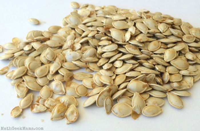 mathgeekmama's tweet card. Pumpkin seed estimation and counting is a great way to weave math into your Fall lessons, especially if you're able to take a trip to the pumpkin patch!