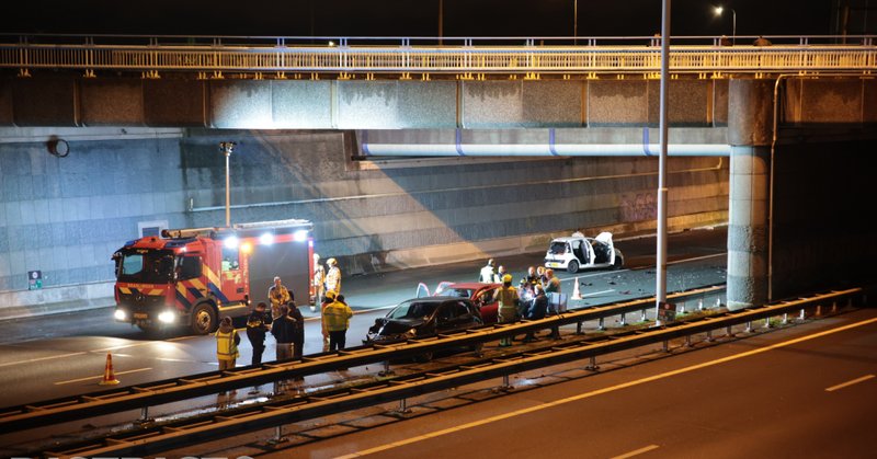 Veel schade en snelweg dicht na ongeval op A4 bij Schipluiden