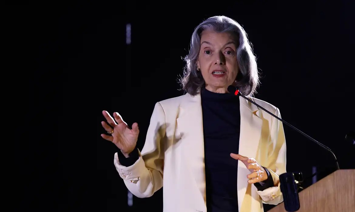 cartacapital's tweet card. A fala acontece dias depois de o STF determinar o início do cumprimento das penas impostas aos condenados do 'núcleo 1' da trama golpista