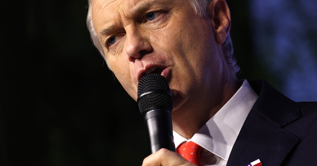 latercera's tweet card. En una visita a O’Higgins, el candidato acusó falta de acción del Ejecutivo frente al flujo de migrantes y pidió activar un corredor de retorno con países vecinos. Además, reiteró que quienes estén...