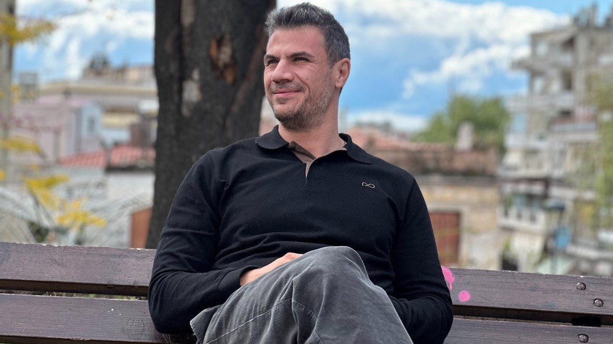 ChrsKonst's tweet card. Δύο χρόνια μετά το λουκέτο στα Kitchen Lab επενδύει σε τηλεοπτικά στούντιο