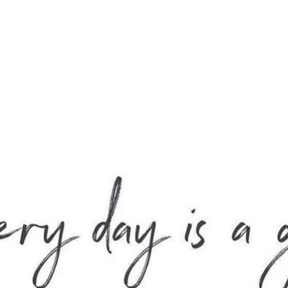 mobola_handmade's tweet card. FOOTWEAR, BAGS, BEADS & ACCS (@mobola_handmade) • Instagram photo