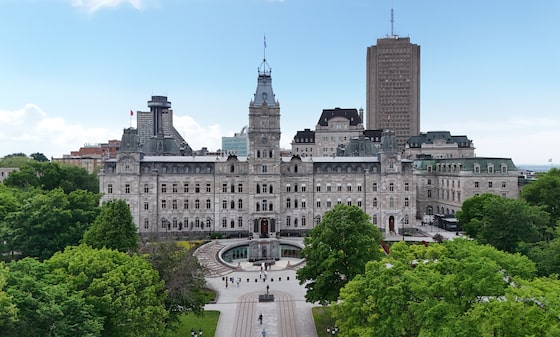 globeandmail's tweet card. The 106-0 vote highlights the stark difference in feeling in English and French Canada toward King Charles III and the Crown