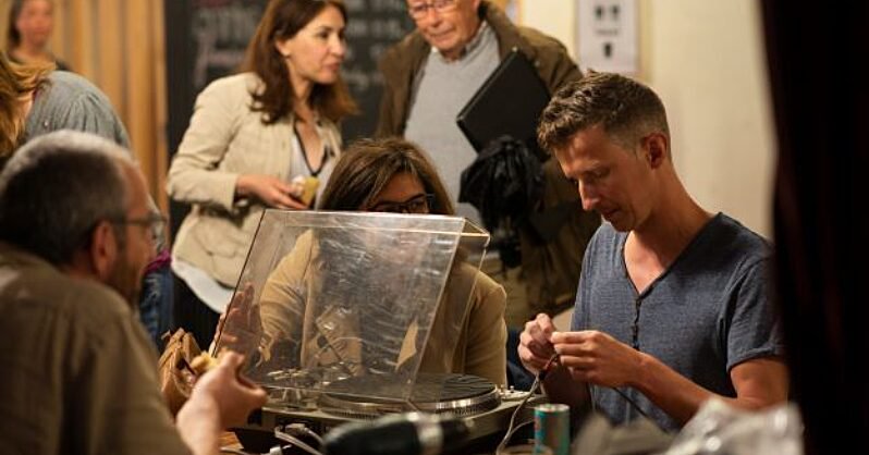 Tweet card summary image