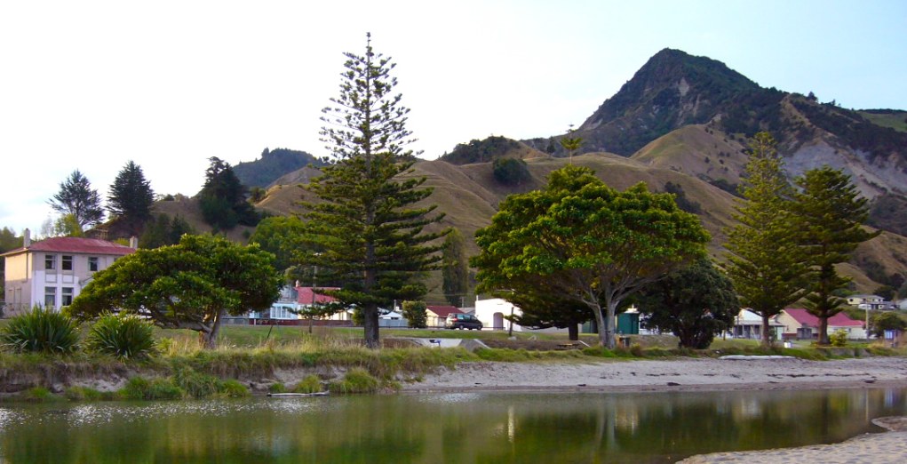 ktaiuru's tweet card. Income inequality and a lack of information are contributing to a digital divide in New Zealand, Māori IT experts say.