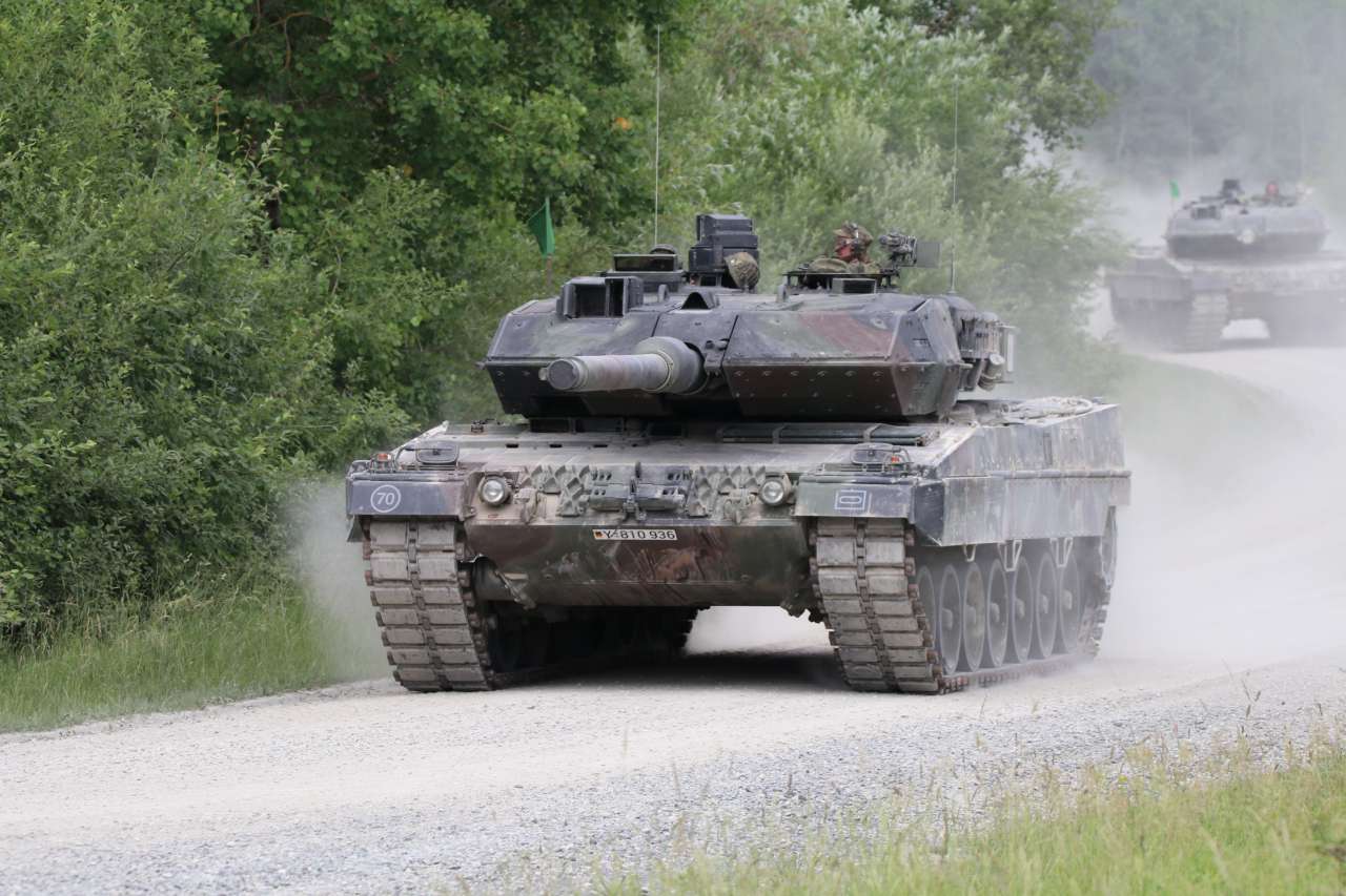 ArmyRecognition's tweet card. {loadposition bannertop} google_ad_client = "pub-4068738923530102"; /* 468x15 data sheet menu top dark green */ google_ad_slot = "3500417247"; google_ad_width = 468; google_ad