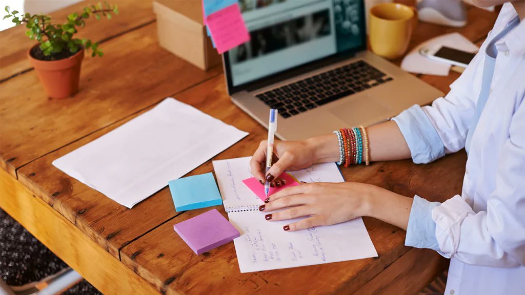 Inc's tweet card. Set your goals, rest up, and start 2018 with a bang.