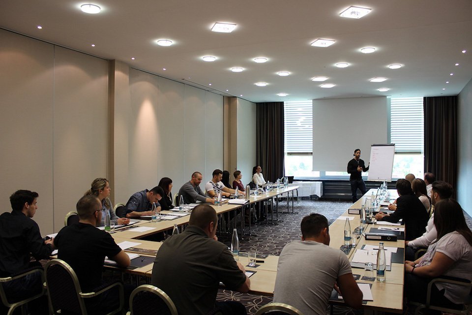 SchweizDigital's tweet card. Personal Trainer Ausbildung Schweiz: Werde zertifizierter Fitness Coach : 100 % online, QualiCert anerkanntes Diplom. Flexibel, praxisnah