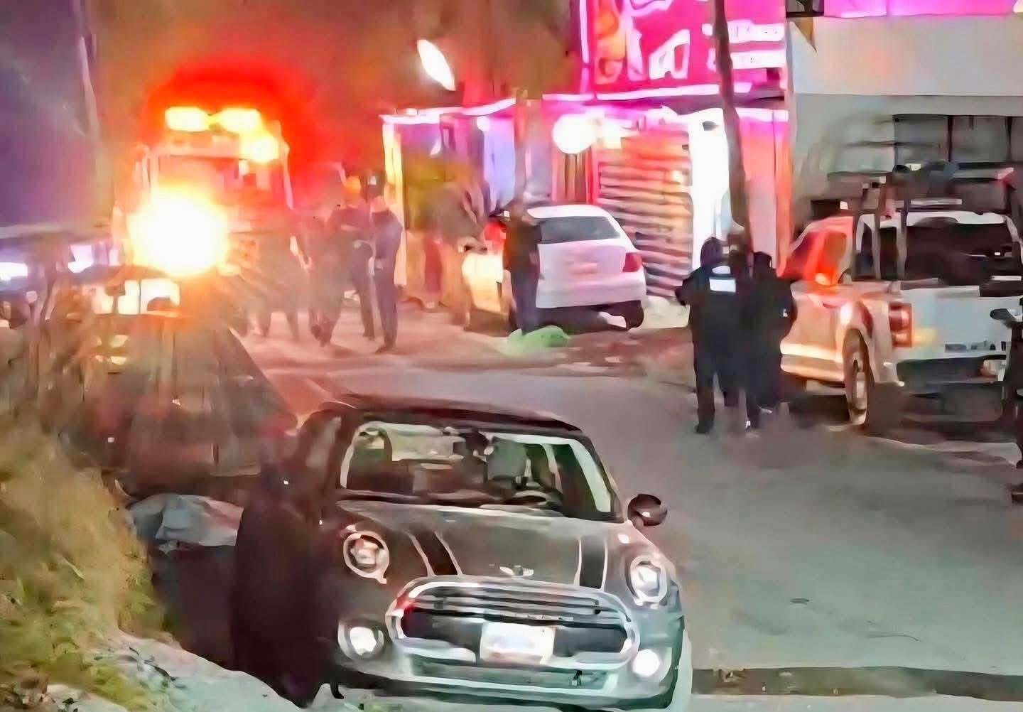 enfasisnoticias's tweet card. Autoridades estatales confirmaron que las víctimas hasta ahora no han sido identificadas   Un comando armado perpetró un ataque la madrugada de este 29 de noviembre en el bar «La Resaka», cuyo saldo...